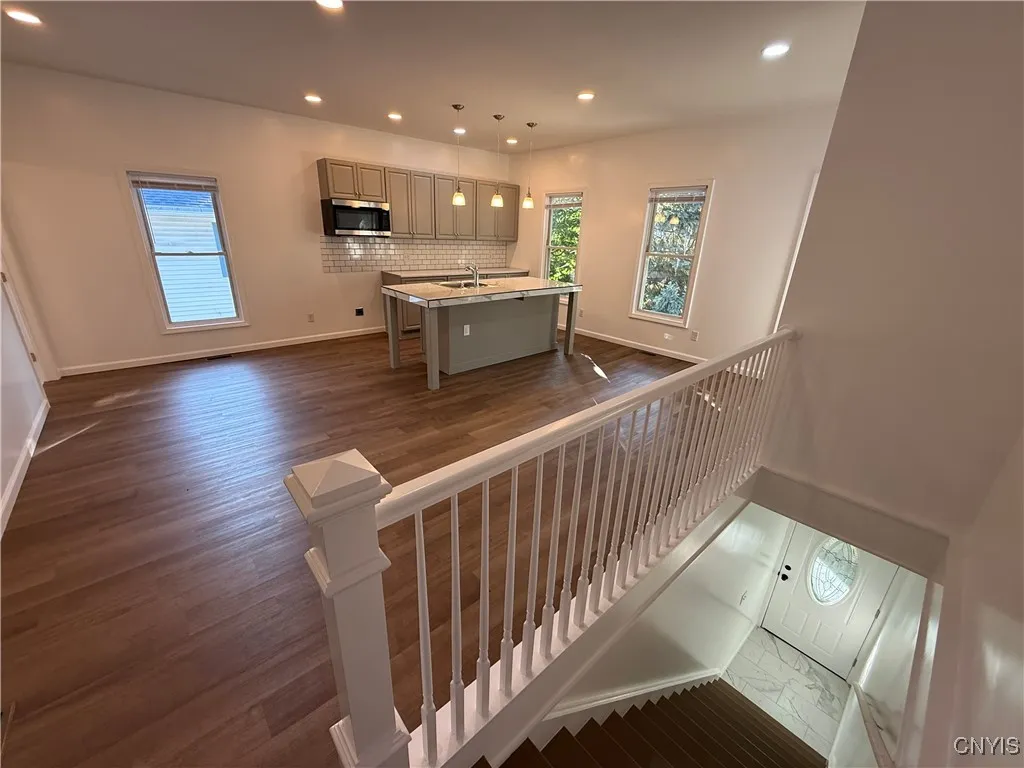 312 East Broadway 2, Fulton, New York 13069, Fulton, New York 13069, 2 Bedrooms Bedrooms, 4 Rooms Rooms,1 BathroomBathrooms,Residential Lease,For Rent,312 East Broadway 2, Fulton, New York 13069,S1626071