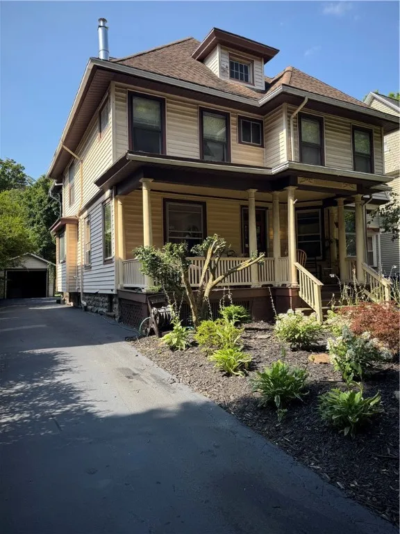 21 Thayer Street 2, Rochester, New York 14607, Rochester, New York 14607, 3 Bedrooms Bedrooms, 7 Rooms Rooms,1 BathroomBathrooms,Residential Lease,For Rent,21 Thayer Street 2, Rochester, New York 14607,R1626965