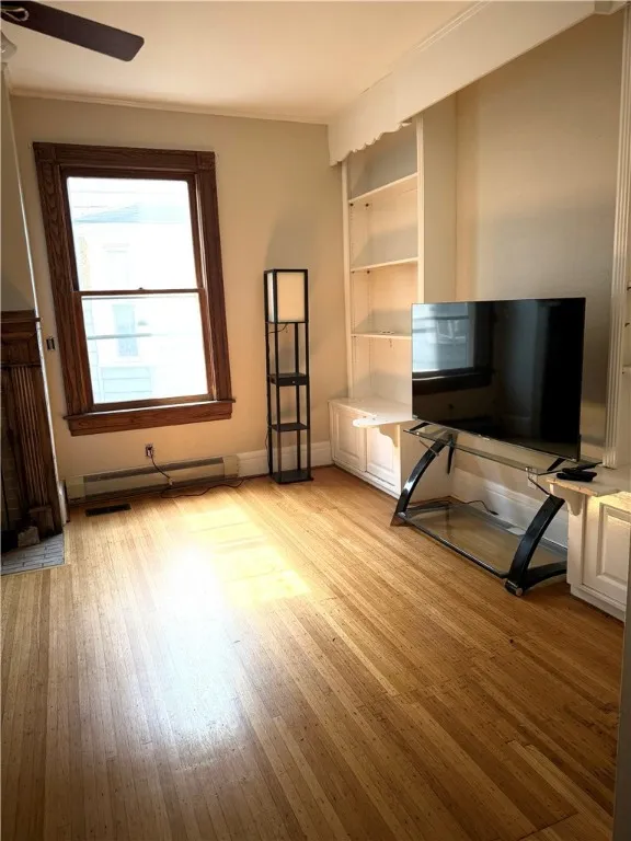 21 Thayer Street 2, Rochester, New York 14607, Rochester, New York 14607, 3 Bedrooms Bedrooms, 7 Rooms Rooms,1 BathroomBathrooms,Residential Lease,For Rent,21 Thayer Street 2, Rochester, New York 14607,R1626965