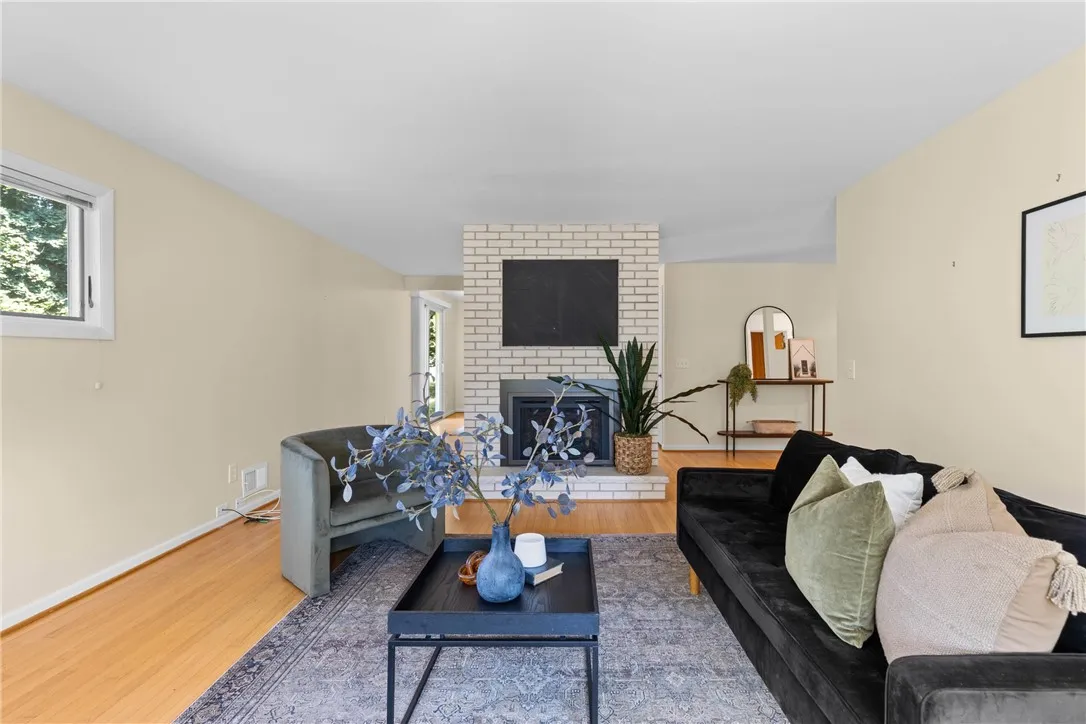 29 Westway, Chili, New York 14624, Chili, New York 14624, 2 Bedrooms Bedrooms, 5 Rooms Rooms,2 BathroomsBathrooms,Residential,Closed,29 Westway, Chili, New York 14624,0,R1626996