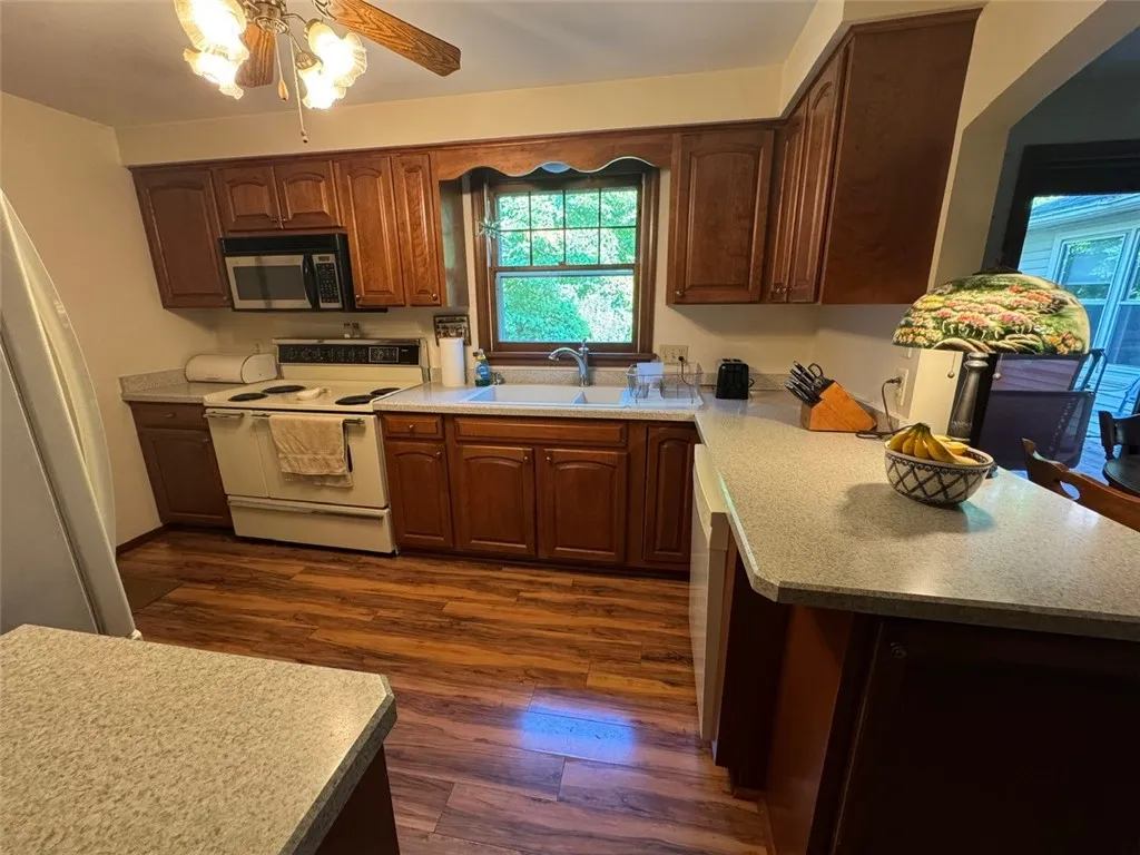 56 Tree Brook Drive, Penfield, New York 14625, Penfield, New York 14625, 4 Bedrooms Bedrooms, 12 Rooms Rooms,2 BathroomsBathrooms,Residential Lease,For Rent,56 Tree Brook Drive, Penfield, New York 14625,R1626880