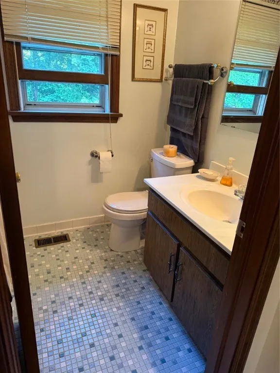 56 Tree Brook Drive, Penfield, New York 14625, Penfield, New York 14625, 4 Bedrooms Bedrooms, 12 Rooms Rooms,2 BathroomsBathrooms,Residential Lease,For Rent,56 Tree Brook Drive, Penfield, New York 14625,R1626880