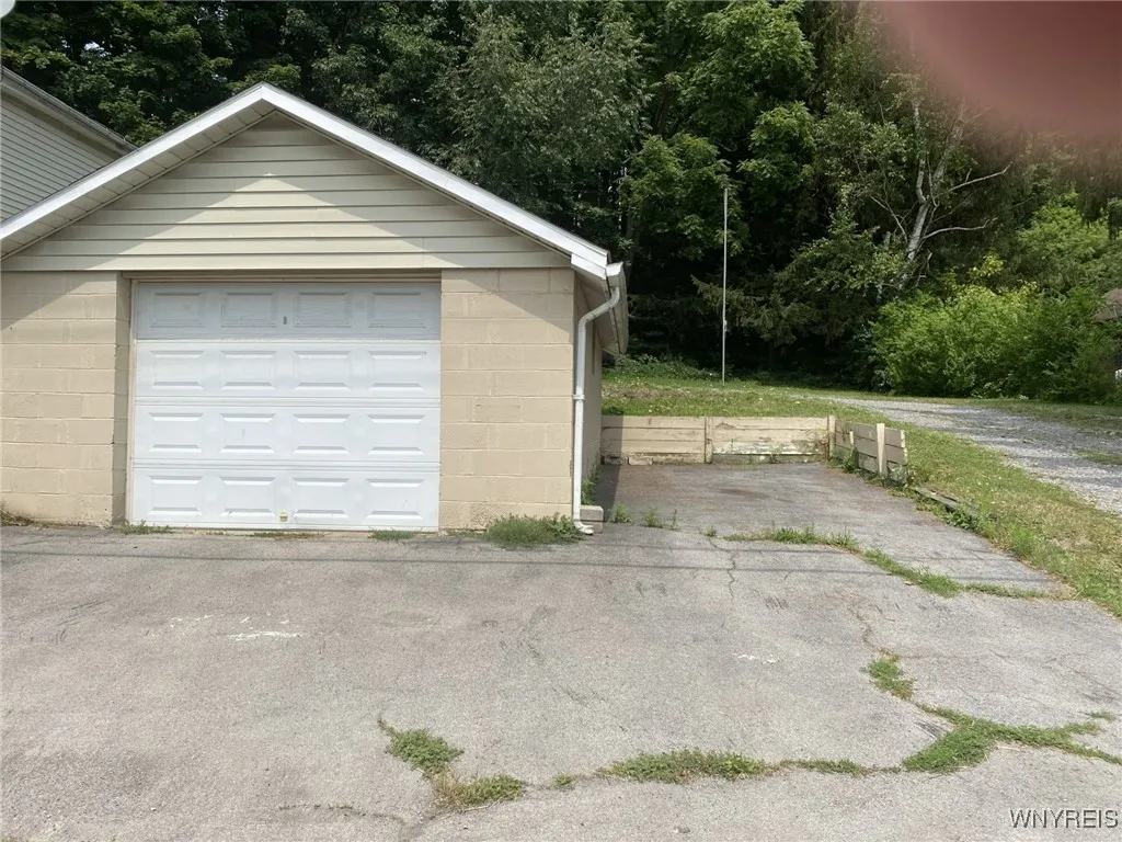 177 Clinton Street, Bennington, New York 14037, Bennington, New York 14037, 2 Bedrooms Bedrooms, 7 Rooms Rooms,1 BathroomBathrooms,Residential,Closed,177 Clinton Street, Bennington, New York 14037,0,B1621618