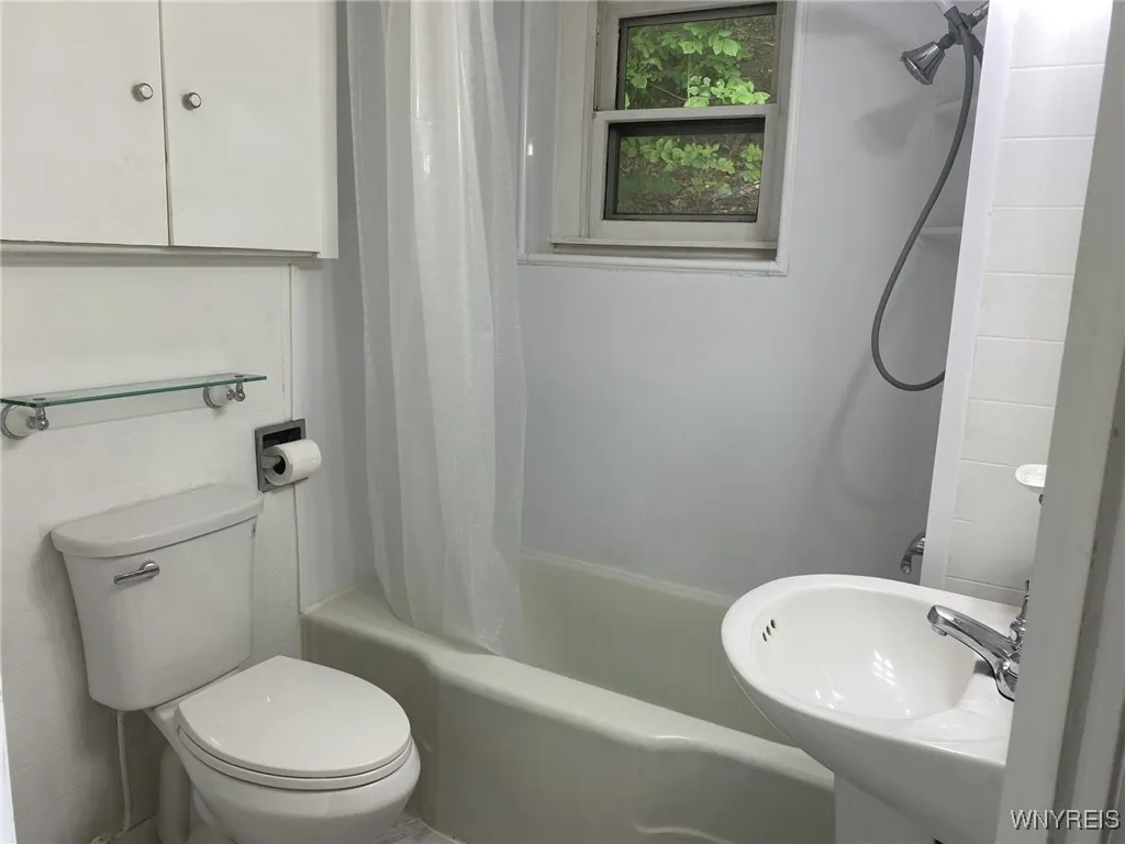 177 Clinton Street, Bennington, New York 14037, Bennington, New York 14037, 2 Bedrooms Bedrooms, 7 Rooms Rooms,1 BathroomBathrooms,Residential,Closed,177 Clinton Street, Bennington, New York 14037,0,B1621618