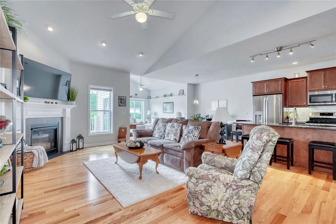 14 Harbour Oaks, Gates, New York 14624, Gates, New York 14624, 3 Bedrooms Bedrooms, 7 Rooms Rooms,2 BathroomsBathrooms,Residential,Closed,14 Harbour Oaks, Gates, New York 14624,0,R1622147