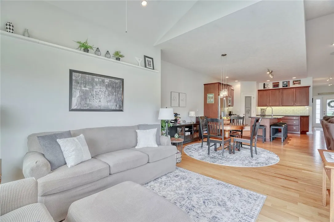 14 Harbour Oaks, Gates, New York 14624, Gates, New York 14624, 3 Bedrooms Bedrooms, 7 Rooms Rooms,2 BathroomsBathrooms,Residential,Closed,14 Harbour Oaks, Gates, New York 14624,0,R1622147