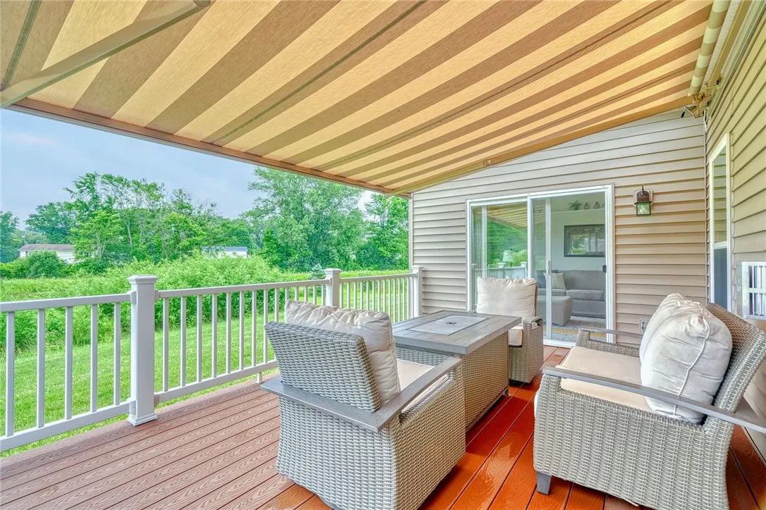 14 Harbour Oaks, Gates, New York 14624, Gates, New York 14624, 3 Bedrooms Bedrooms, 7 Rooms Rooms,2 BathroomsBathrooms,Residential,Closed,14 Harbour Oaks, Gates, New York 14624,0,R1622147