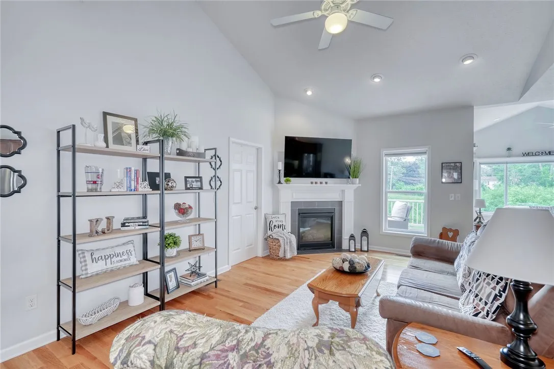 14 Harbour Oaks, Gates, New York 14624, Gates, New York 14624, 3 Bedrooms Bedrooms, 7 Rooms Rooms,2 BathroomsBathrooms,Residential,Closed,14 Harbour Oaks, Gates, New York 14624,0,R1622147
