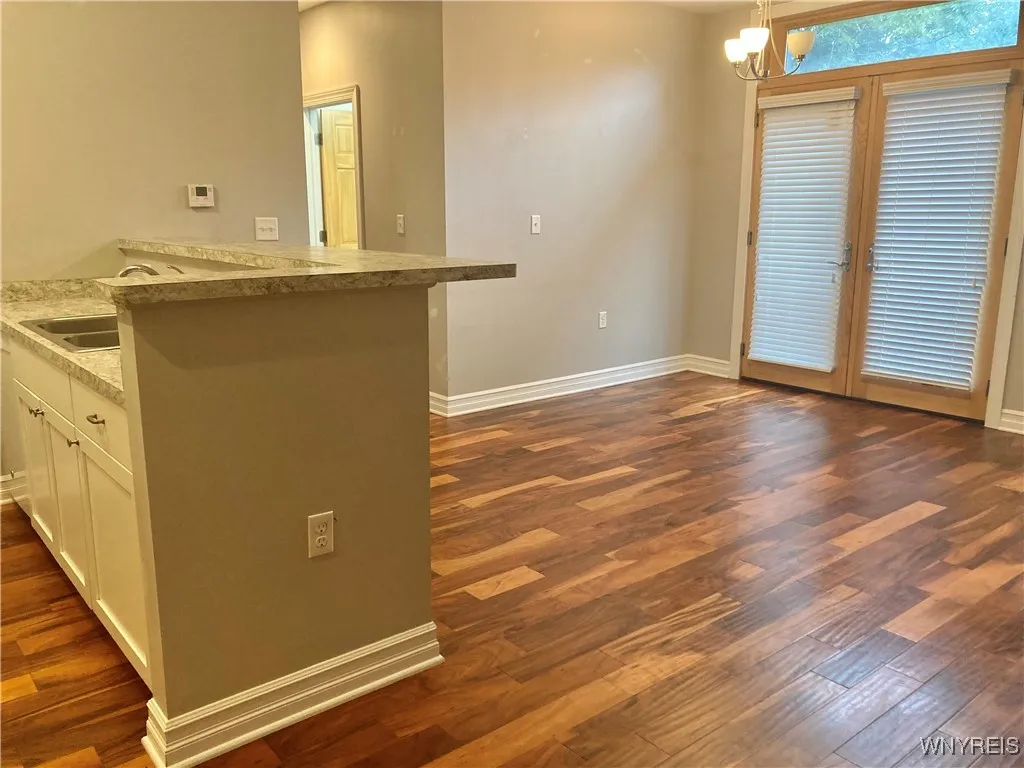 481 Franklin Street 11, Buffalo, New York 14202, Buffalo, New York 14202, 1 Bedroom Bedrooms, 2 Rooms Rooms,1 BathroomBathrooms,Residential Lease,For Rent,481 Franklin Street 11, Buffalo, New York 14202,B1627055