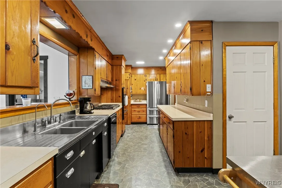 10950 Alleghany Road, Darien, New York 14040, Darien, New York 14040, 3 Bedrooms Bedrooms, 7 Rooms Rooms,1 BathroomBathrooms,Residential,Closed,10950 Alleghany Road, Darien, New York 14040,0,B1627186