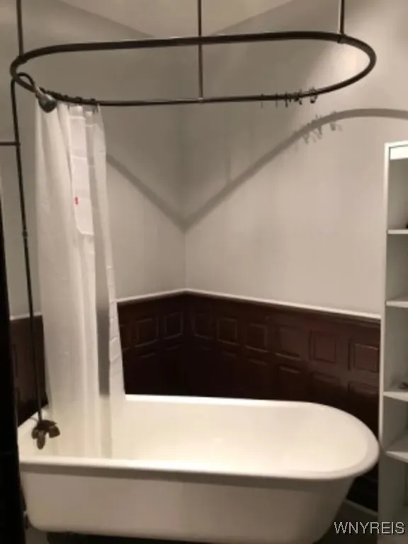 240 East Street, Buffalo, New York 14207, Buffalo, New York 14207, 3 Bedrooms Bedrooms, 3 Rooms Rooms,1 BathroomBathrooms,Residential,For Sale,240 East Street, Buffalo, New York 14207,B1625012