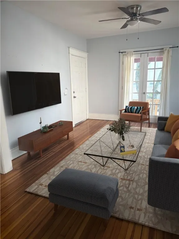193 Pearl Street 3, Rochester, New York 14607, Rochester, New York 14607, 2 Bedrooms Bedrooms, 4 Rooms Rooms,1 BathroomBathrooms,Residential Lease,For Rent,193 Pearl Street 3, Rochester, New York 14607,R1626958