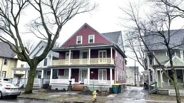 193 Pearl Street 3, Rochester, New York 14607, Rochester, New York 14607, 2 Bedrooms Bedrooms, 4 Rooms Rooms,1 BathroomBathrooms,Residential Lease,For Rent,193 Pearl Street 3, Rochester, New York 14607,R1626958