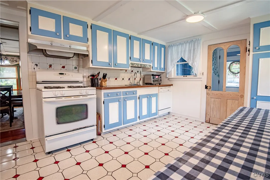9185 Hawkinsville Road, Boonville, New York 13309, Boonville, New York 13309, 4 Bedrooms Bedrooms, 11 Rooms Rooms,1 BathroomBathrooms,Residential,For Sale,9185 Hawkinsville Road, Boonville, New York 13309,0,S1626505