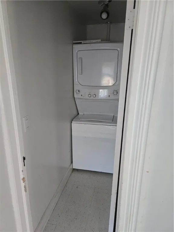 114 Seager Street, Rochester, New York 14620, Rochester, New York 14620, 2 Bedrooms Bedrooms, 5 Rooms Rooms,1 BathroomBathrooms,Residential Lease,For Rent,114 Seager Street, Rochester, New York 14620,R1627229