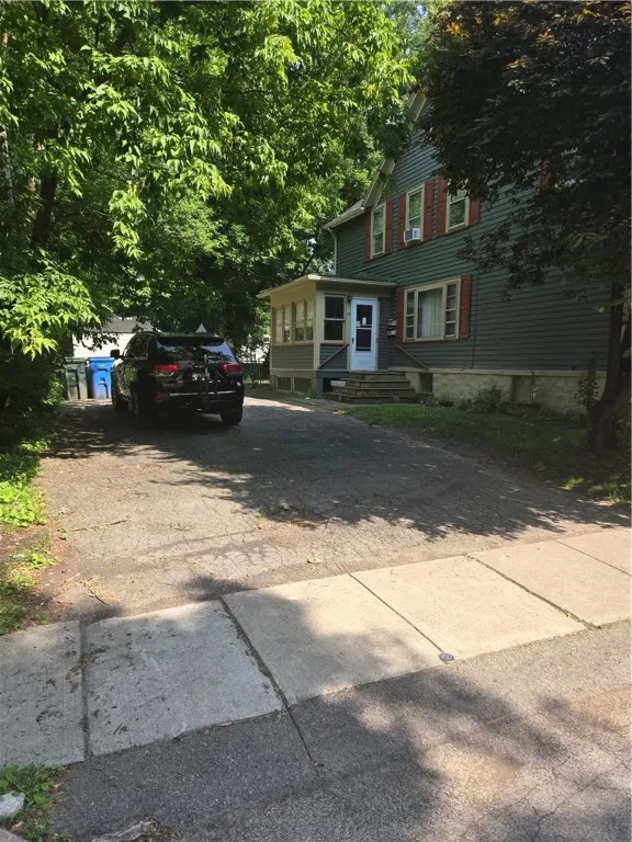114 Seager Street, Rochester, New York 14620, Rochester, New York 14620, 2 Bedrooms Bedrooms, 5 Rooms Rooms,1 BathroomBathrooms,Residential Lease,For Rent,114 Seager Street, Rochester, New York 14620,R1627229