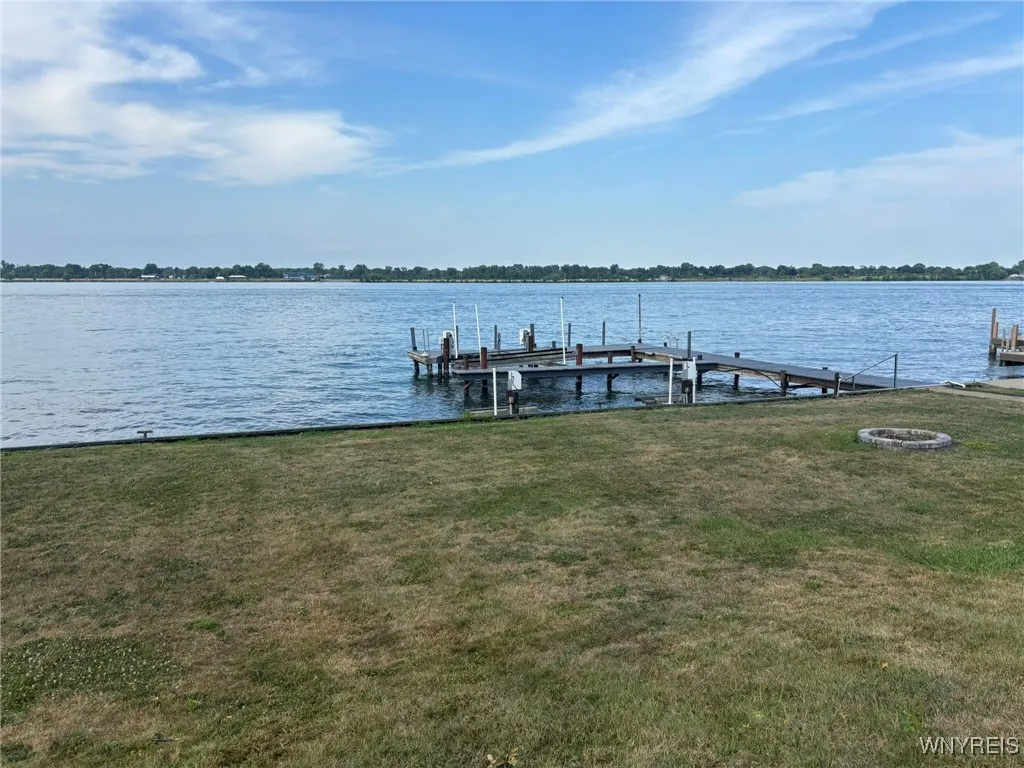3905 East River Road, Grand Island, New York 14072, Grand Island, New York 14072, 3 Bedrooms Bedrooms, 10 Rooms Rooms,2 BathroomsBathrooms,Residential,Closed,3905 East River Road, Grand Island, New York 14072,0,B1621394