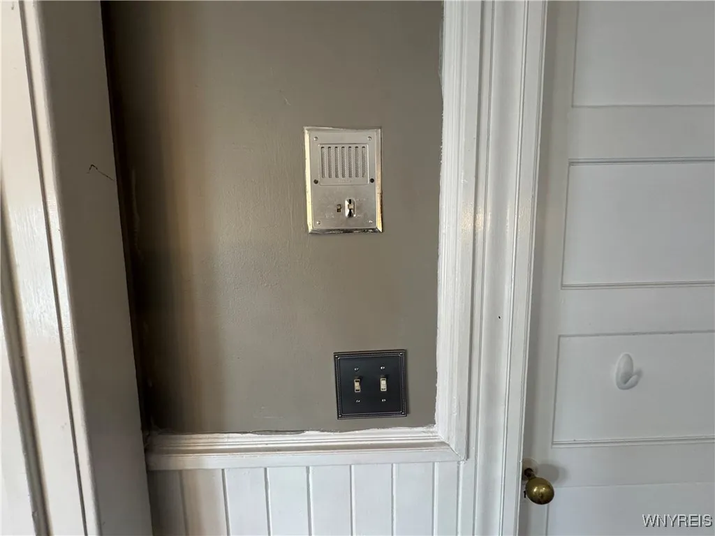1115 Delaware Avenue, Buffalo, New York 14209, Buffalo, New York 14209, 3 Bedrooms Bedrooms, 9 Rooms Rooms,2 BathroomsBathrooms,Residential Lease,For Rent,1115 Delaware Avenue, Buffalo, New York 14209,B1627123
