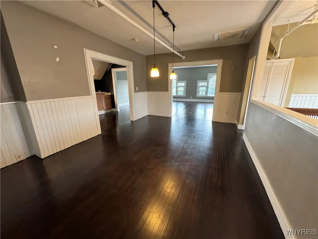 1115 Delaware Avenue, Buffalo, New York 14209, Buffalo, New York 14209, 3 Bedrooms Bedrooms, 9 Rooms Rooms,2 BathroomsBathrooms,Residential Lease,For Rent,1115 Delaware Avenue, Buffalo, New York 14209,B1627123