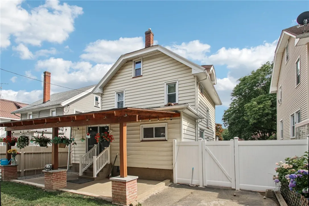 130 Cheltenham Road, Rochester, New York 14612, Rochester, New York 14612, 3 Bedrooms Bedrooms, 8 Rooms Rooms,2 BathroomsBathrooms,Residential,Closed,130 Cheltenham Road, Rochester, New York 14612,0,R1626776