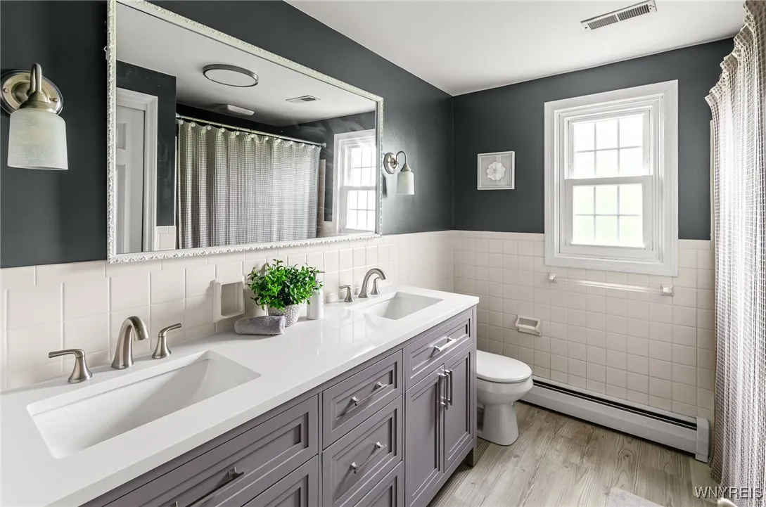 Main bathroom