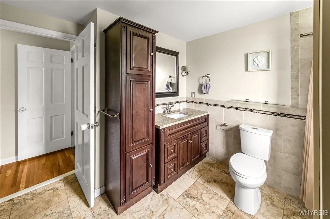 Master ensuite