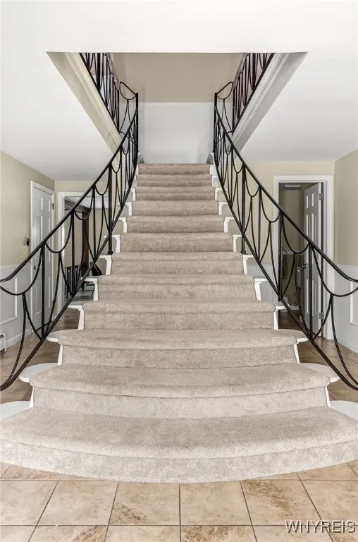 79 Hemlock Drive, West Seneca, New York 14224, West Seneca, New York 14224, 5 Bedrooms Bedrooms, 10 Rooms Rooms,2 BathroomsBathrooms,Residential Lease,For Rent,79 Hemlock Drive, West Seneca, New York 14224,B1627239