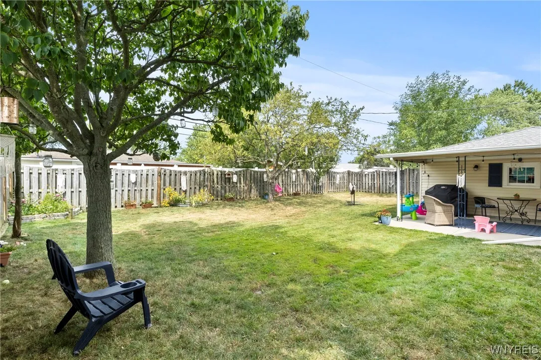 319 Green Acres Road, Tonawanda, New York 14150, Tonawanda, New York 14150, 3 Bedrooms Bedrooms, 7 Rooms Rooms,2 BathroomsBathrooms,Residential,Closed,319 Green Acres Road, Tonawanda, New York 14150,0,B1625805