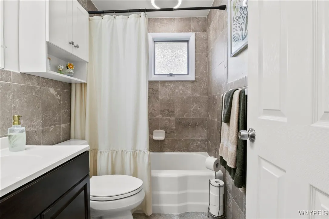 319 Green Acres Road, Tonawanda, New York 14150, Tonawanda, New York 14150, 3 Bedrooms Bedrooms, 7 Rooms Rooms,2 BathroomsBathrooms,Residential,Closed,319 Green Acres Road, Tonawanda, New York 14150,0,B1625805