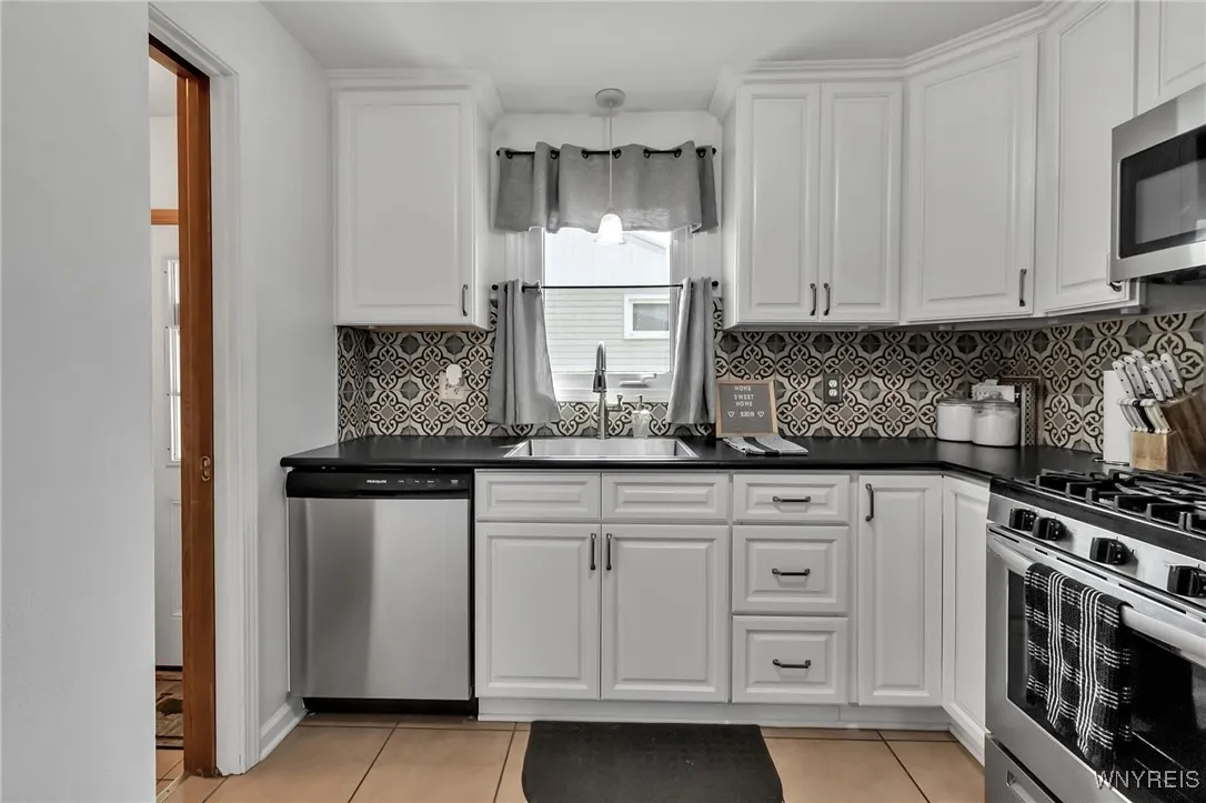 57 Donald Drive, North Tonawanda, New York 14120, North Tonawanda, New York 14120, 3 Bedrooms Bedrooms, 5 Rooms Rooms,1 BathroomBathrooms,Residential,Closed,57 Donald Drive, North Tonawanda, New York 14120,0,B1626997