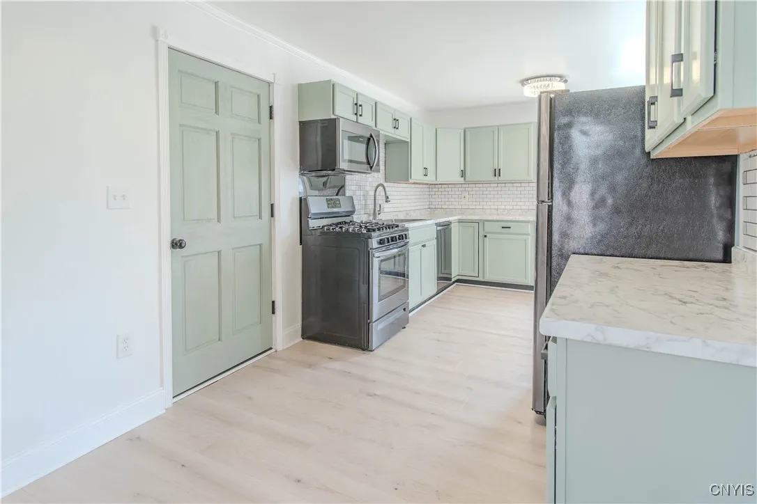 862 West Main Street, Watertown City, New York 136, Watertown City, New York 13601, 3 Bedrooms Bedrooms, 6 Rooms Rooms,2 BathroomsBathrooms,Residential,Closed,862 West Main Street, Watertown City, New York 136,0,S1626633