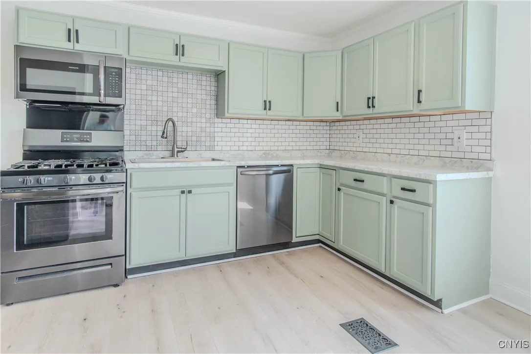 862 West Main Street, Watertown City, New York 136, Watertown City, New York 13601, 3 Bedrooms Bedrooms, 6 Rooms Rooms,2 BathroomsBathrooms,Residential,Closed,862 West Main Street, Watertown City, New York 136,0,S1626633