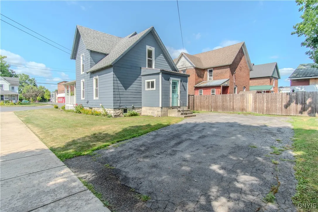 862 West Main Street, Watertown City, New York 136, Watertown City, New York 13601, 3 Bedrooms Bedrooms, 6 Rooms Rooms,2 BathroomsBathrooms,Residential,Closed,862 West Main Street, Watertown City, New York 136,0,S1626633