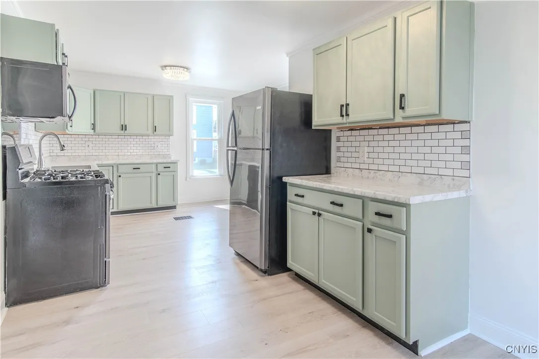 862 West Main Street, Watertown City, New York 136, Watertown City, New York 13601, 3 Bedrooms Bedrooms, 6 Rooms Rooms,2 BathroomsBathrooms,Residential,Closed,862 West Main Street, Watertown City, New York 136,0,S1626633