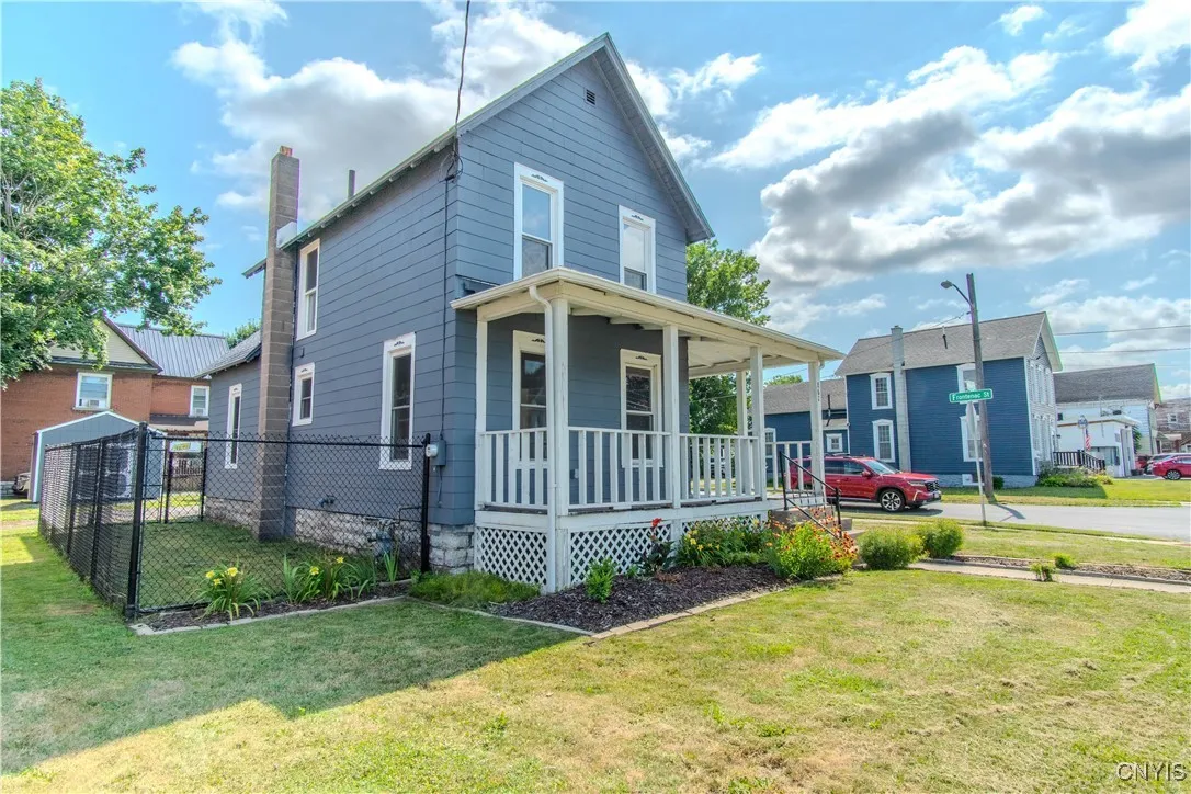 862 West Main Street, Watertown City, New York 136, Watertown City, New York 13601, 3 Bedrooms Bedrooms, 6 Rooms Rooms,2 BathroomsBathrooms,Residential,Closed,862 West Main Street, Watertown City, New York 136,0,S1626633