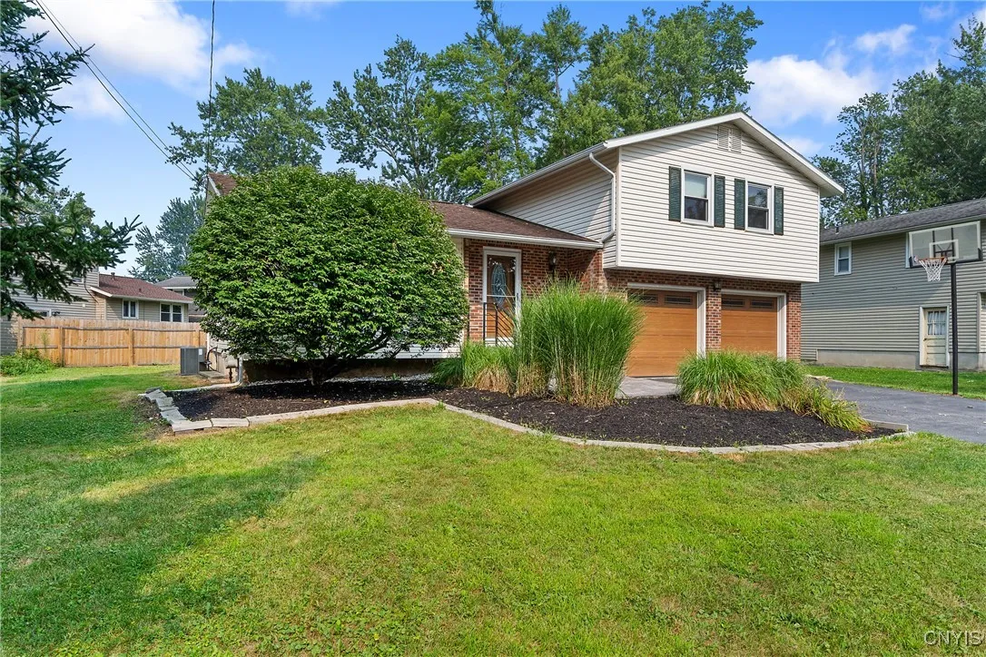 7972 Orion Path, Clay, New York 13090, Clay, New York 13090, 3 Bedrooms Bedrooms, 8 Rooms Rooms,2 BathroomsBathrooms,Residential,Closed,7972 Orion Path, Clay, New York 13090,0,S1626317