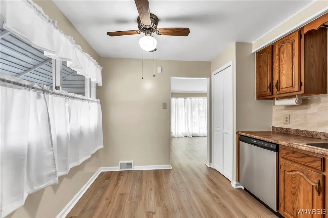 330 Glenhurst Road, Tonawanda, New York 14150, Tonawanda, New York 14150, 3 Bedrooms Bedrooms, 7 Rooms Rooms,1 BathroomBathrooms,Residential,For Sale,330 Glenhurst Road, Tonawanda, New York 14150,B1626863