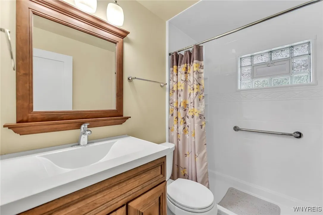 330 Glenhurst Road, Tonawanda, New York 14150, Tonawanda, New York 14150, 3 Bedrooms Bedrooms, 7 Rooms Rooms,1 BathroomBathrooms,Residential,For Sale,330 Glenhurst Road, Tonawanda, New York 14150,B1626863