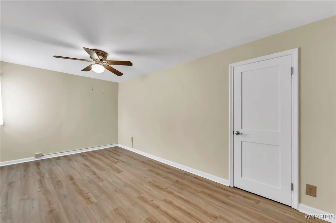 330 Glenhurst Road, Tonawanda, New York 14150, Tonawanda, New York 14150, 3 Bedrooms Bedrooms, 7 Rooms Rooms,1 BathroomBathrooms,Residential,For Sale,330 Glenhurst Road, Tonawanda, New York 14150,B1626863