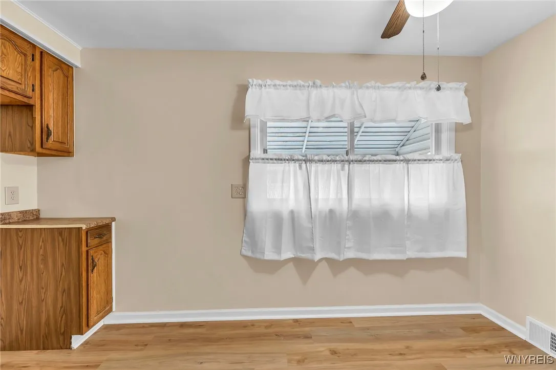 330 Glenhurst Road, Tonawanda, New York 14150, Tonawanda, New York 14150, 3 Bedrooms Bedrooms, 7 Rooms Rooms,1 BathroomBathrooms,Residential,For Sale,330 Glenhurst Road, Tonawanda, New York 14150,B1626863