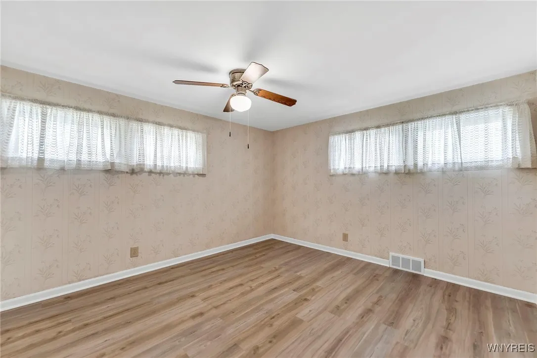 330 Glenhurst Road, Tonawanda, New York 14150, Tonawanda, New York 14150, 3 Bedrooms Bedrooms, 7 Rooms Rooms,1 BathroomBathrooms,Residential,For Sale,330 Glenhurst Road, Tonawanda, New York 14150,B1626863