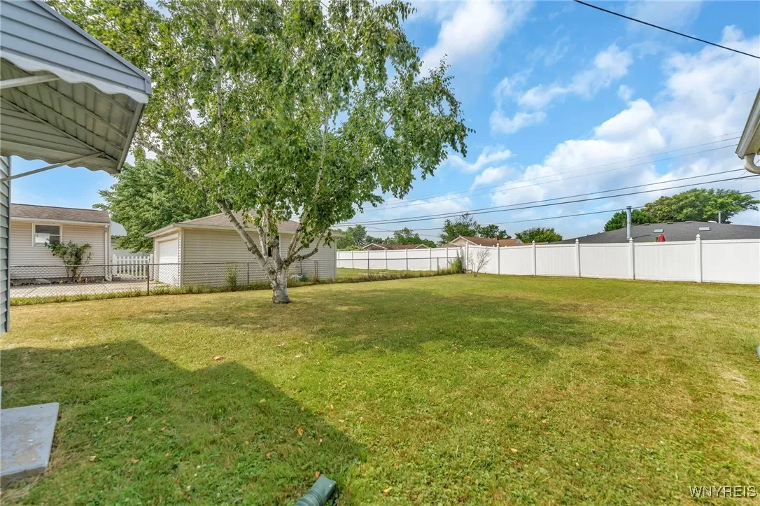 330 Glenhurst Road, Tonawanda, New York 14150, Tonawanda, New York 14150, 3 Bedrooms Bedrooms, 7 Rooms Rooms,1 BathroomBathrooms,Residential,For Sale,330 Glenhurst Road, Tonawanda, New York 14150,B1626863