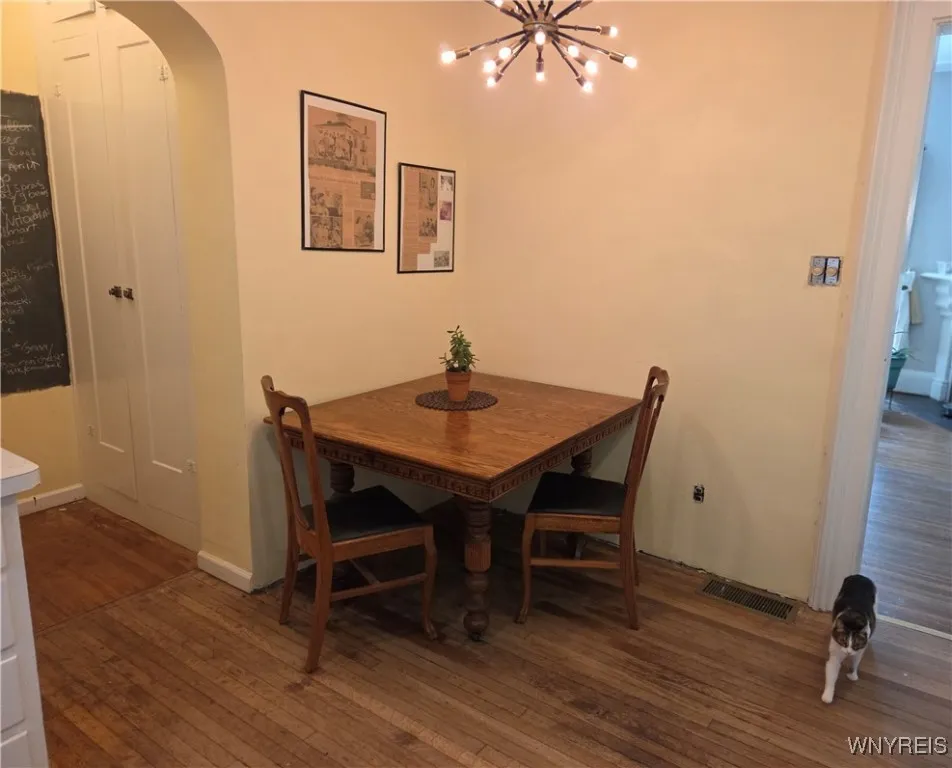 Lower - Eat In Kitchen
