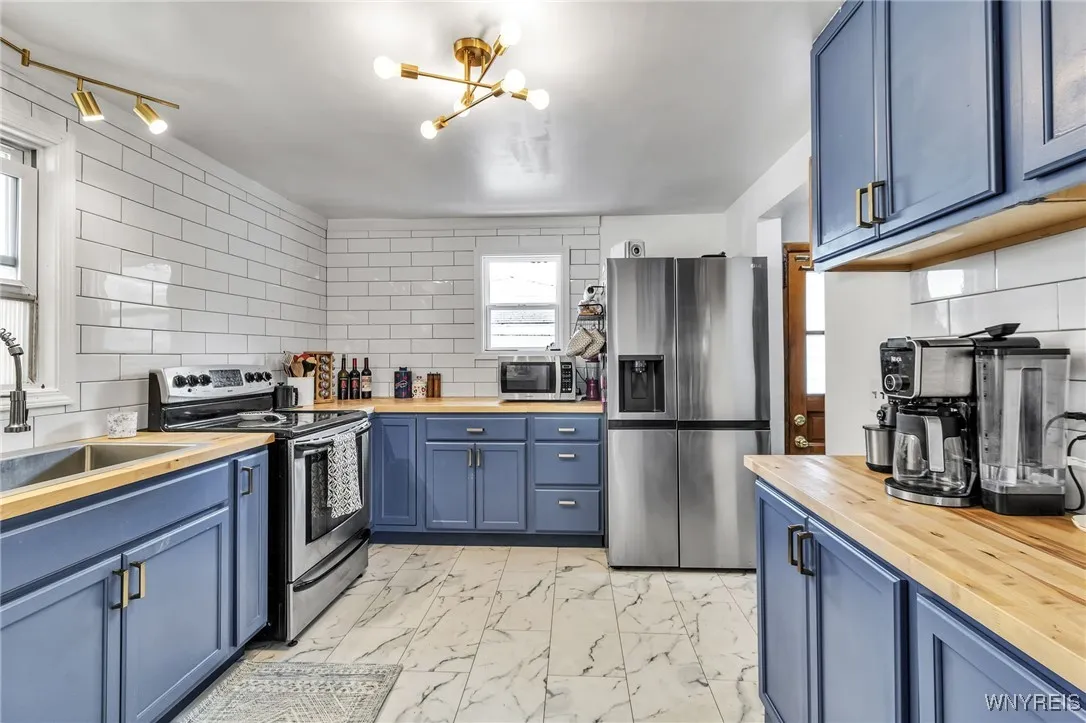 37 Lamson Road, Tonawanda, New York 14223, Tonawanda, New York 14223, 3 Bedrooms Bedrooms, 7 Rooms Rooms,1 BathroomBathrooms,Residential,Closed,37 Lamson Road, Tonawanda, New York 14223,0,B1626603