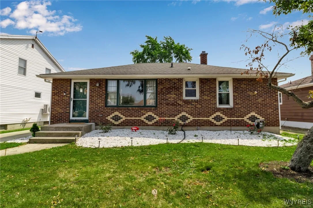 37 Lamson Road, Tonawanda, New York 14223, Tonawanda, New York 14223, 3 Bedrooms Bedrooms, 7 Rooms Rooms,1 BathroomBathrooms,Residential,Closed,37 Lamson Road, Tonawanda, New York 14223,0,B1626603