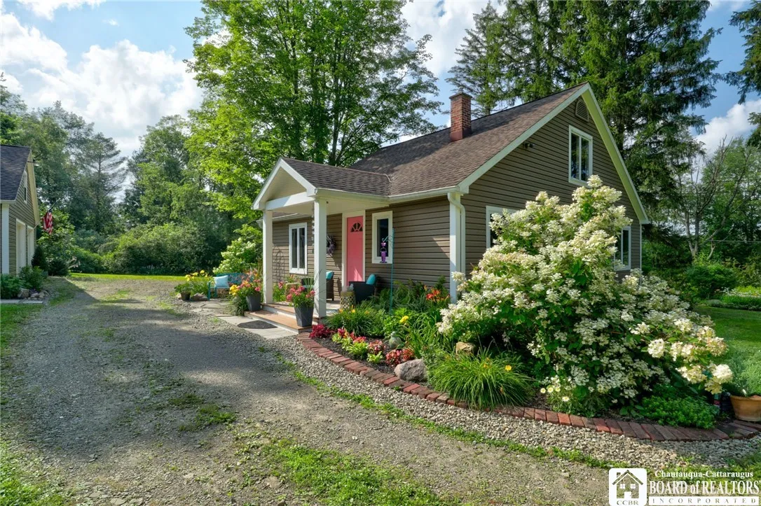 5621 Route 474, Harmony, New York 14710, Harmony, New York 14710, 4 Bedrooms Bedrooms, 9 Rooms Rooms,1 BathroomBathrooms,Residential,Closed,5621 Route 474, Harmony, New York 14710,0,R1626586