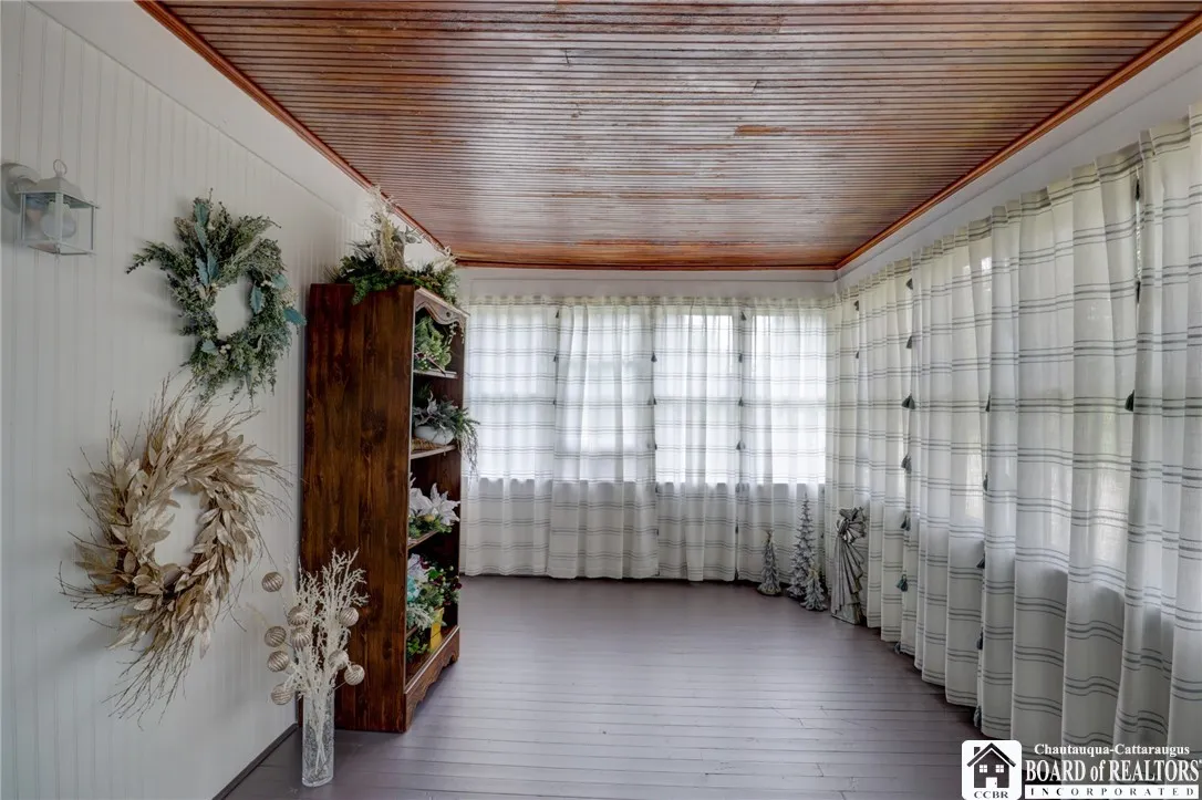 5621 Route 474, Harmony, New York 14710, Harmony, New York 14710, 4 Bedrooms Bedrooms, 9 Rooms Rooms,1 BathroomBathrooms,Residential,Closed,5621 Route 474, Harmony, New York 14710,0,R1626586