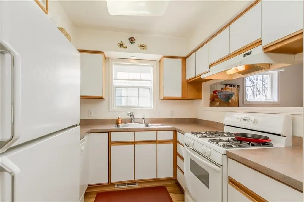 123 Schilling Lane, Brighton, New York 14618, Brighton, New York 14618, 3 Bedrooms Bedrooms, 6 Rooms Rooms,1 BathroomBathrooms,Residential Lease,For Rent,123 Schilling Lane, Brighton, New York 14618,R1627274
