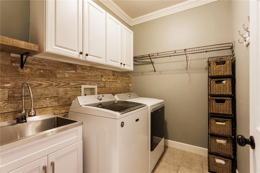 2123 E Kent Road, Carlton, New York 14477, Carlton, New York 14477, 4 Bedrooms Bedrooms, 10 Rooms Rooms,2 BathroomsBathrooms,Residential,For Sale,2123 E Kent Road, Carlton, New York 14477,0,R1627280