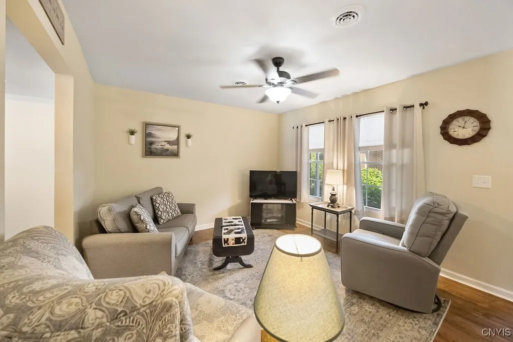 209 Highbridge Street 4, Manlius, New York 13066, Manlius, New York 13066, 2 Bedrooms Bedrooms, 5 Rooms Rooms,1 BathroomBathrooms,Residential,Closed,209 Highbridge Street 4, Manlius, New York 13066,0,S1625950